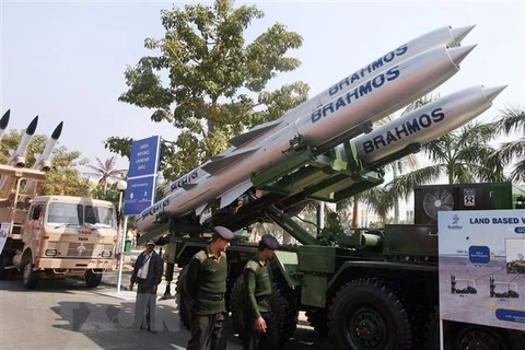 Tên lửa hành trình siêu thanh BrahMos của Ấn Độ. (Ảnh: AFP/TTXVN)