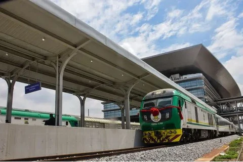 Một chuyến tàu rời Lagos của Nigeria. (Nguồn: Shutterstock)