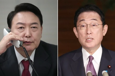 Tổng thống đắc cử Yoon Suk-yeol điện đàm với Thủ tướng Nhật Bản Fumio Kishida. (Nguồn: Yonhap)