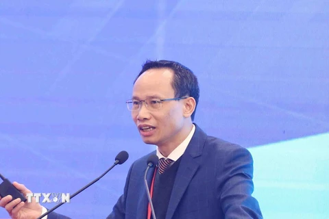 Tiến sỹ Cấn Văn Lực, Chuyên gia Kinh tế trưởng Ngân hàng Đầu tư và Phát triển Việt Nam (BIDV), thành viên Hội đồng Tư vấn chính sách tài chính-tiền tệ quốc gia. (Ảnh: Phạm Kiên/TTXVN)