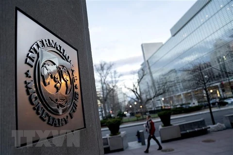 Biểu tượng IMF tại Washington, DC, Mỹ. (Ảnh: AFP/TTXVN)