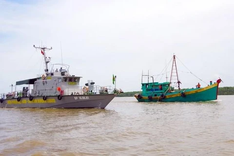 Kiên Giang: Phát hiện tàu chở 20.000 lít dầu DO không rõ nguồn gốc