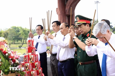 Hình ảnh hoạt động của Chủ tịch nước Nguyễn Xuân Phúc tại Quảng Trị