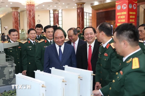 Chủ tịch nước dự lễ trao Giải Hồ Chí Minh về quân sự, quốc phòng