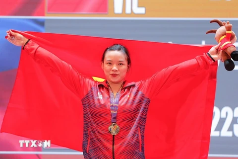 Phạm Thị Hồng Thanh phá 3 kỷ lục SEA Game, giành huy chương Vàng hạng cân 64kg. (Ảnh: VIệt Cường/TTXVN)