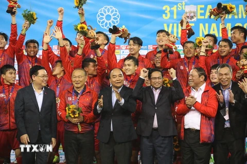Đội tuyển bóng đá U23 bảo vệ thành công huy chương Vàng môn Bóng đá nam. (Ảnh: TTXVN)