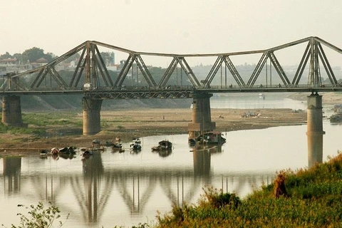 Cầu Long Biên. (Ảnh: TTXVN)