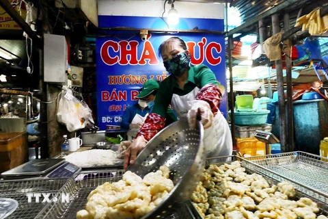 [Photo] Chợ cá Bến Do, chợ đầu mối hải sản lớn nhất ở Cẩm Phả