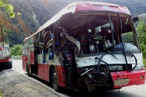 Phú Thọ: Tai nạn giao thông nghiêm trọng, 13 người thương vong