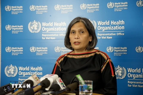 Tiến sỹ Socorro Escalante, Quyền Trưởng đại diện Tổ chức Y tế thế giới (WHO) tại Việt Nam trả lời phỏng vấn báo chí về bệnh đậu mùa khỉ. (Ảnh: Diệp Trương/TTXVN)