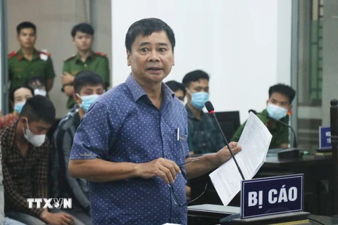 Bị cáo Trần Văn Hùng trình bày tại phiên xét xử phúc thẩm. (Ảnh: Tiên Minh/TTXVN)