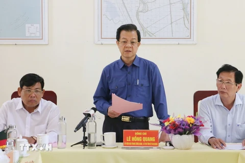 Bí thư Tỉnh ủy An Giang Lê Hồng Quang phát biểu tại buổi làm việc. (Ảnh: Công Mạo/TTXVN)