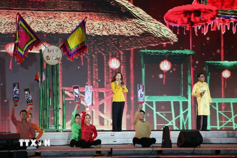  Nhiều hoạt động văn hóa được tổ chức góp phần thúc đẩy phát triển kinh tế ban đêm tại thành phố Đà Nẵng. (Ảnh: Trần Lê Lâm/TTXVN)