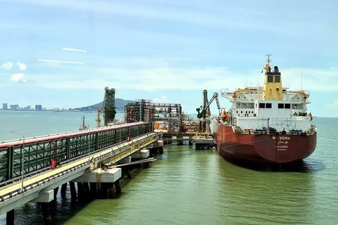 Tàu BU SIDRA của PV GAS Trading cập Cảng Hóa Dầu Long Sơn vào rạng sáng 02/09. (Nguồn: congthuong.vn)