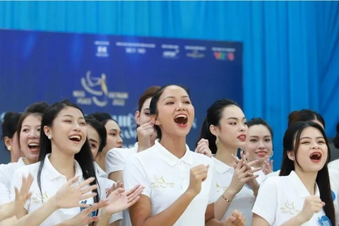Hoa hậu H'Hen Niê cùng dàn thí sinh Miss Peace Vietnam 2022 trong một hoạt động gần đây. (Nguồn: Ban Tổ chức cuộc thi)