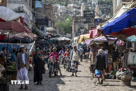 Cuộc sống thường nhật của người dân Yemen ở thành phố Taez, ngày 4/10 vừa qua. (Ảnh: AFP/TTXVN)