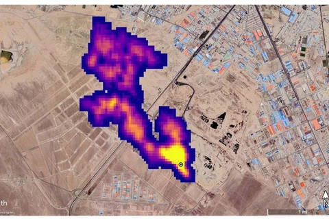 Hình ảnh 12 chùm khí methane ở phía Đông Hazar, Turkmenistan, được chụp bởi máy quang phổ hình ảnh quỹ đạo của NASA, được phủ lên một bức ảnh vệ tinh trong hình ảnh phát hành ngày 25/10. (Nguồn: Reuters)