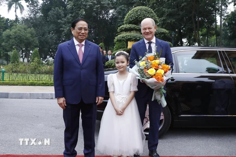 Hình ảnh Thủ tướng Phạm Minh Chính chủ trì lễ đón Thủ tướng Đức 