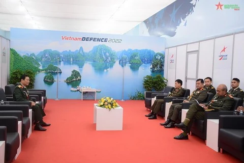 Phát triển hợp tác công nghiệp quốc phòng Việt Nam với các nước 