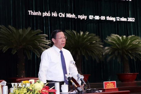 Ông Phan Văn Mãi, Chủ tịch UBND Thành phố Hồ Chí Minh trả lời chất vấn của các đại biểu HĐND Thành phố Hồ Chí Minh. (Ảnh: Xuân Khu/TTXVN)