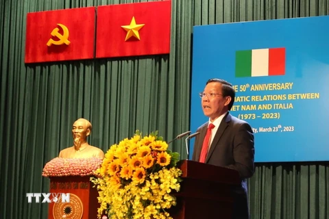 Chủ tịch UBND TP Hồ Chí Minh Phan Văn Mãi phát biểu tại buổi lễ. (Ảnh: Hứa Chung/TTXVN)