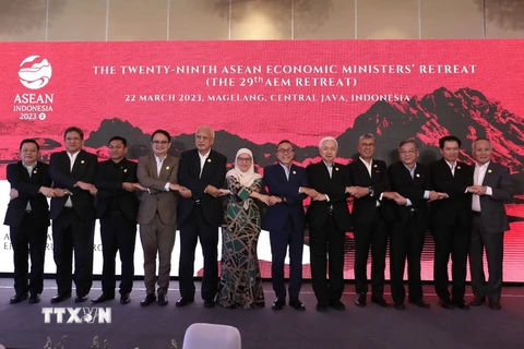 Các đại biểu tham dự Hội nghị AEM Retreat lần thứ 29 tại Magelang, tỉnh Trung Java của Indonesia. (Ảnh: TTXVN phát)