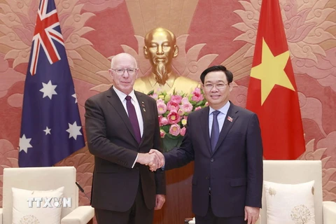 Chủ tịch Quốc hội Vương Đình Huệ hội kiến Toàn quyền Australia David Hurley. (Ảnh: Doãn Tấn/TTXVN)