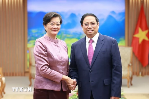 Thủ tướng Phạm Minh Chính tiếp bà Chea Kimtha, Đại sứ Vương quốc Campuchia tại Việt Nam. (Ảnh: Dương Giang/TTXVN)