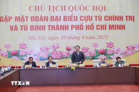 Chủ tịch QH gặp đại biểu Ban liên lạc Cựu tù chính trị, tù binh TP.HCM