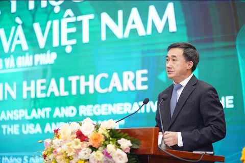 Giáo sư-Tiến sỹ Trần Văn Thuấn, Thứ trưởng Bộ Y tế phát biểu tại hội thảo. (Nguồn: báo Sức khỏe & Đời sống)