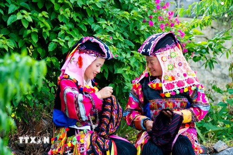 [Photo] Vẻ đẹp rực rỡ của trang phục dân tộc Lô Lô ở Hà Giang