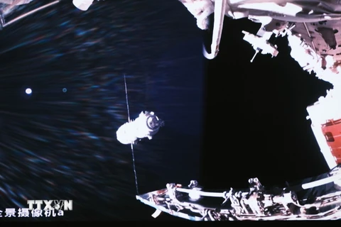 Tàu vũ trụ Thần Châu-16 ghép nối thành công với module Thiên Hà trên Trạm vũ trụ Thiên Cung, ngày 30/5 vừa qua. (Ảnh: THX/TTXVN)