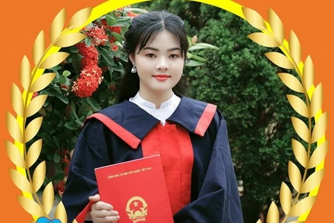 Nữ sinh Phạm Thị Vân Anh trở thành thủ khoa toàn quốc khối D01. (Nguồn: Báo Giáo dục Viêt Nam))
