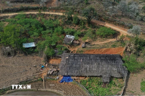 [Photo] Chiêm ngưỡng những nếp nhà gỗ Pơmu độc đáo ở Lùng Cúng