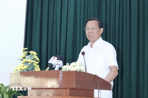 Chủ tịch UBND Thành phố Hồ Chí Minh Phan Văn Mãi phát biểu khai mạc Hội thảo. (Ảnh: Xuân Anh/TTXVN)