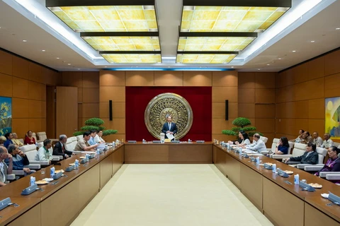 Phó Chủ tịch Quốc hội Trần Quang Phương gặp mặt Đoàn đại biểu là hội viên Hội Tù Yêu nước tỉnh Quảng Ngãi. (Nguồn: Công thông tin Điện tử Quốc hội)