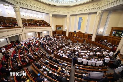 Quang cảnh một phiên họp của Quốc hội Ukraine. (Ảnh: AFP/TTXVN)