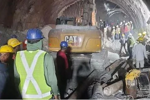Một phần của đường hầm bị sập vào sáng 12/11, tại bang Uttarakhand, miền Bắc Ấn Độ. (Nguồn: hindustantimes) 