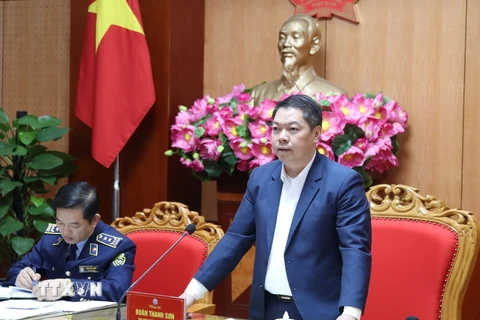 Ông Đoàn Thanh Sơn, Phó Chủ tịch UBND tỉnh, Trưởng Ban Chỉ đạo 389 tỉnh Lạng Sơn phát biểu tại hội nghị. (Ảnh: Quang Duy/TTXVN)