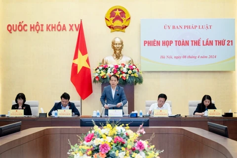 Chủ nhiệm Ủy ban Pháp luật Hoàng Thanh Tùng chủ trì phiên họp. (Nguồn: báo Chính phủ)