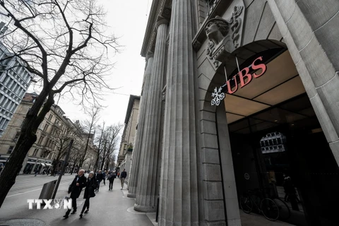 Trụ sở ngân hàng UBS tại thành phố Zurich, Thụy Sĩ. (Ảnh: AFP/TTXVN)