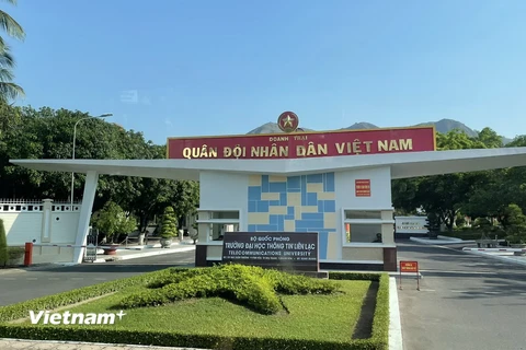 Trường Đại học Thông tin Liên lạc nằm ở thành phố Nha Trang, tỉnh Khánh Hòa, là một trong những trường đào tạo sỹ quan cấp phân đội trình độ đại học. (Ảnh: Vietnam+)