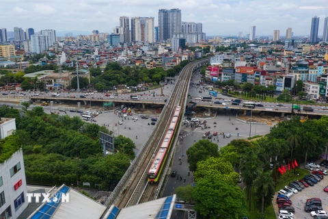 Tuyến đường sắt đô thị Nhổn-ga Hà Nội. (Ảnh: Tuấn Anh/TTXVN)