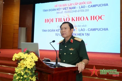 Thượng tướng Nguyễn Tân Cương phát biểu tại hội thảo. (Nguồn; báo Quân đội Nhân dân)