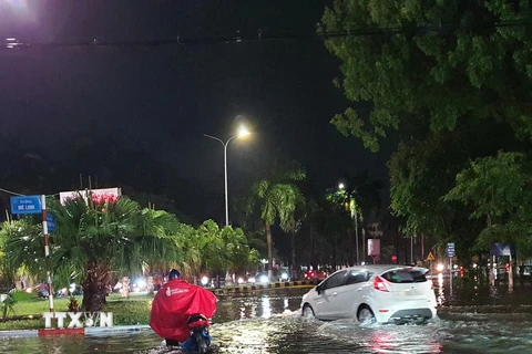 Nhiều tuyến đường ở thành phố Vĩnh Yên ngập vì mưa lớn 
