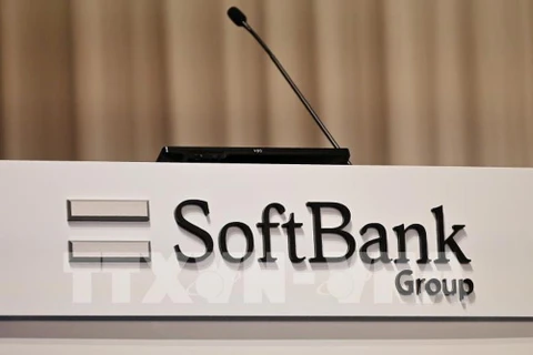 Biểu tượng SoftBank tại thủ đô Tokyo của Nhật Bản. (Ảnh: AFP/TTXVN)