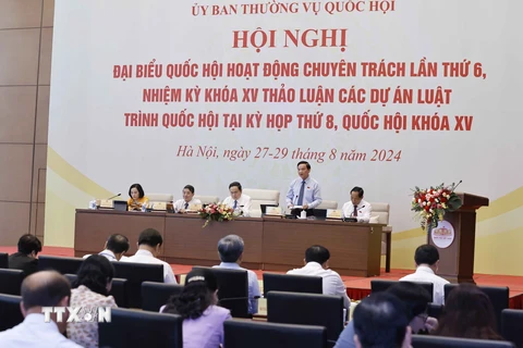 Phó Chủ tịch Quốc hội Nguyễn Khắc Định điều hành phiên họp. (Ảnh: Doãn Tấn/TTXVN)