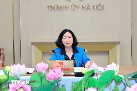 Bà Bùi Thị Minh Hoài, Ủy viên Bộ Chính trị, Bí thư Thành ủy, Trưởng đoàn Đại biểu Quốc hội thành phố Hà Nội chủ trì họp Ban Thường vụ Thành ủy. (Ảnh: TTXVN phát)