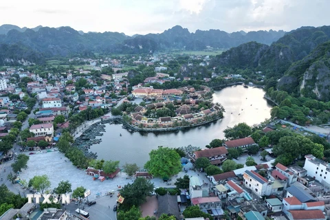 Khu du lịch Tam Cốc-Bích Động, huyện Hoa Lư, sau sẽ được nhập toàn bộ vào thành phố Hoa Lư. (Ảnh: Đức Phương/TTXVN)