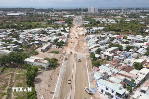 Dự án đường Hàng Điều, thành phố Vũng Tàu được khẩn trương thi công cho kịp tiến độ đề ra. (Ảnh: Hoàng Nhị/TTXVN)